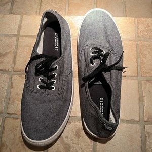 Mens shoes